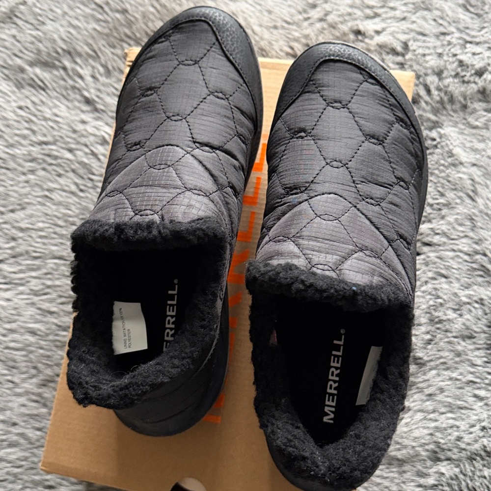 Merrell Women’s Black Quilted Fleece-Lined Slip-On - Picture 6 of 7